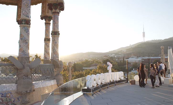 How much does Accenture pay in Barcelona?