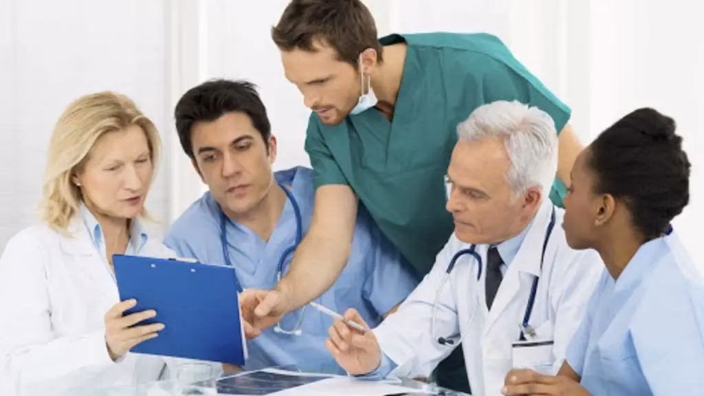 ¿Qué hacen los administrativos en salud?