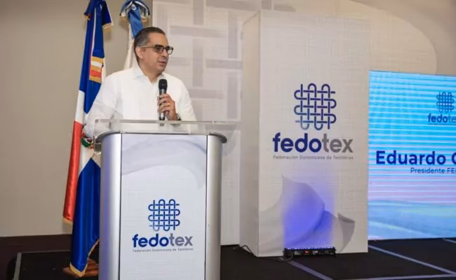 ¿Cuál es la definición de pérdida de empleo bajo advertencia?