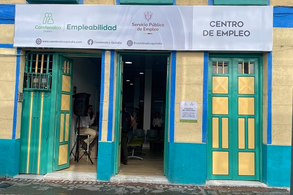 ¿Cómo puedo comunicarme con Comfenalco Quindío?