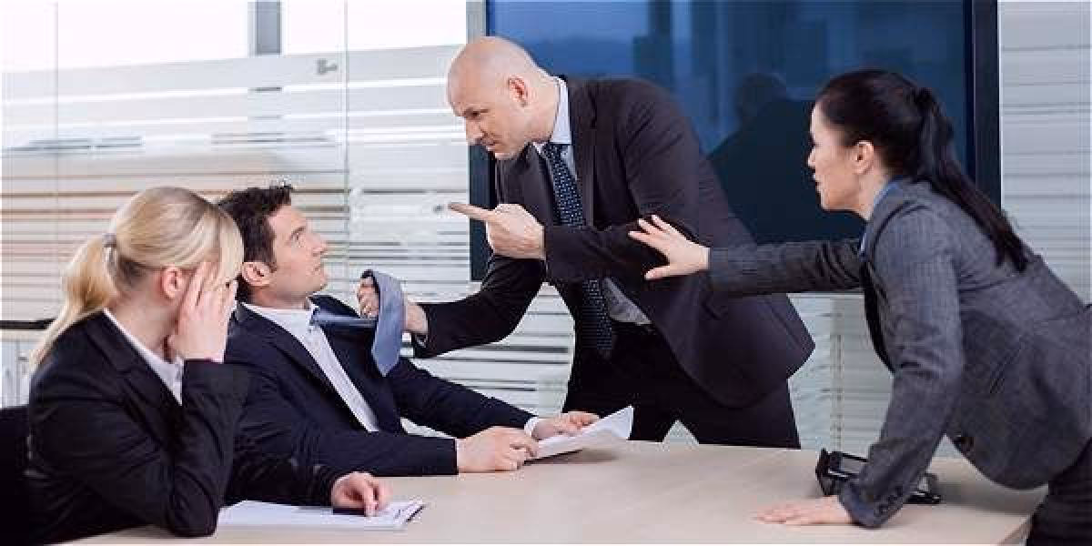 ¿Cómo tratar a una persona agresiva en el trabajo?