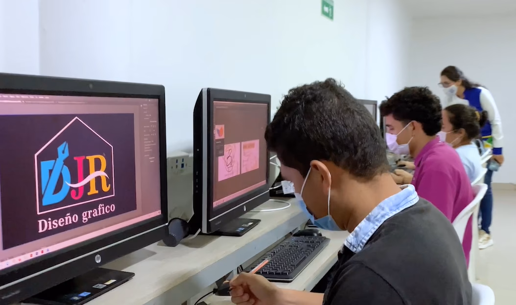 ¿Qué hace un auxiliar de diseño gráfico?