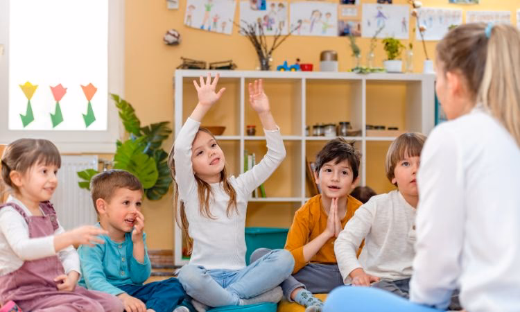 ¿Qué es un auxiliar de servicio en un jardín infantil?