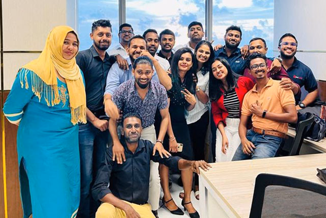 How much does a BCD Travel agent make?