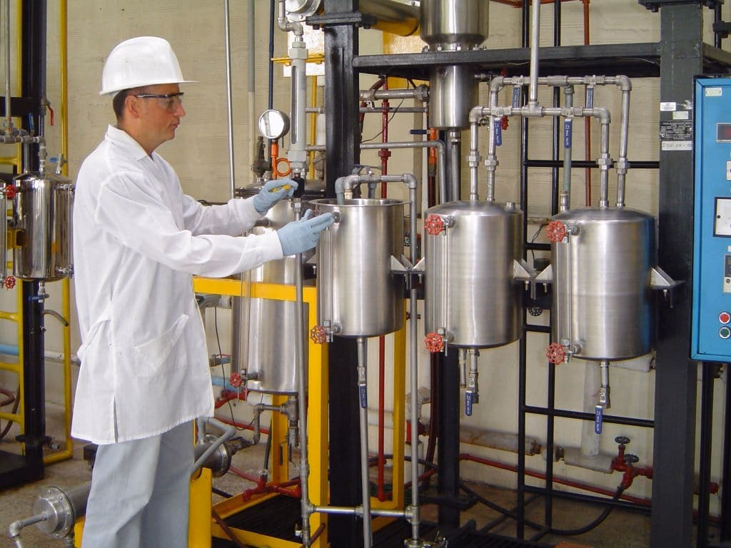 ¿Qué campos abarca la física?