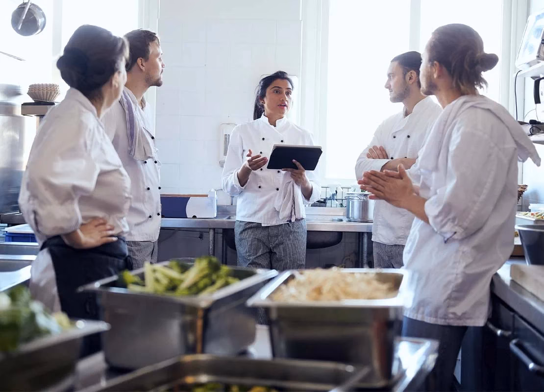 ¿Cuál es la diferencia entre chef ejecutivo y chef maestro?