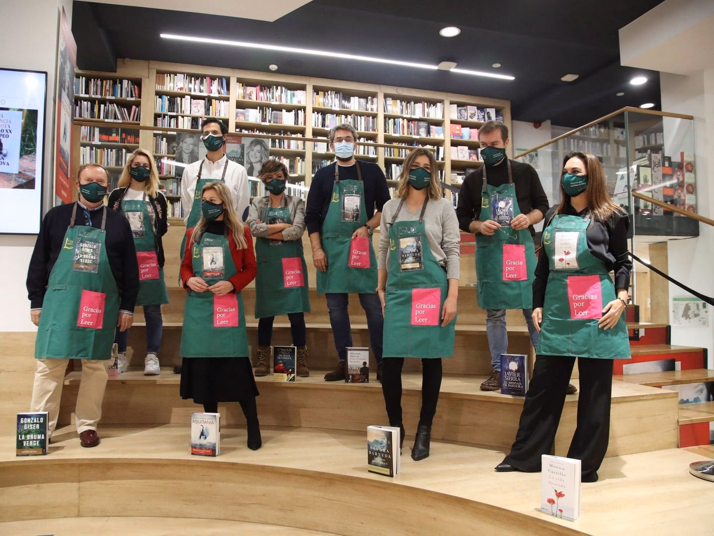 ¿Cuántos empleados tiene la casa del libro?