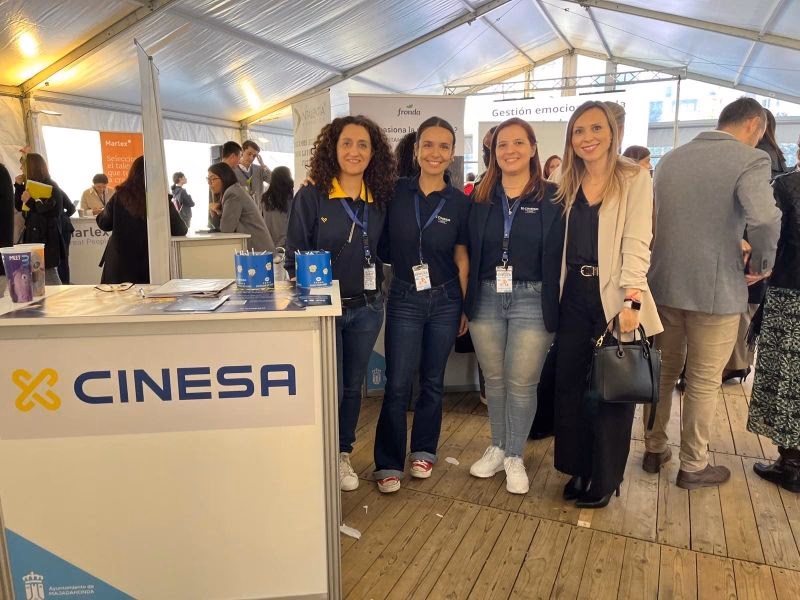 ¿Cómo ponerse en contacto con CINESA?