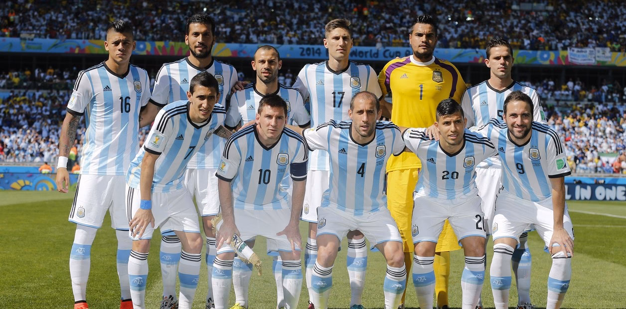 ¿Cuánto le pagan a James en la selección de Colombia?