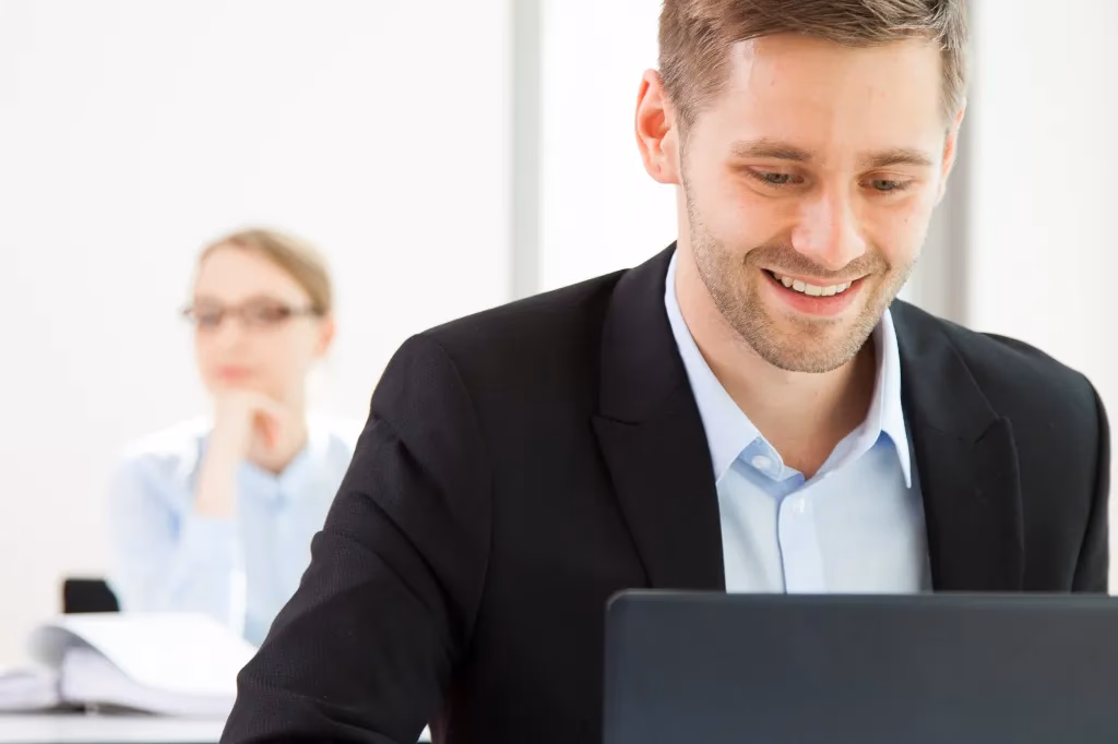 ¿Qué genera desconfianza en el trabajo?