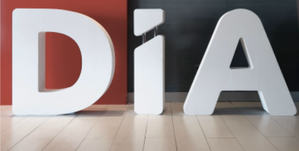 How many employees work for DIA?