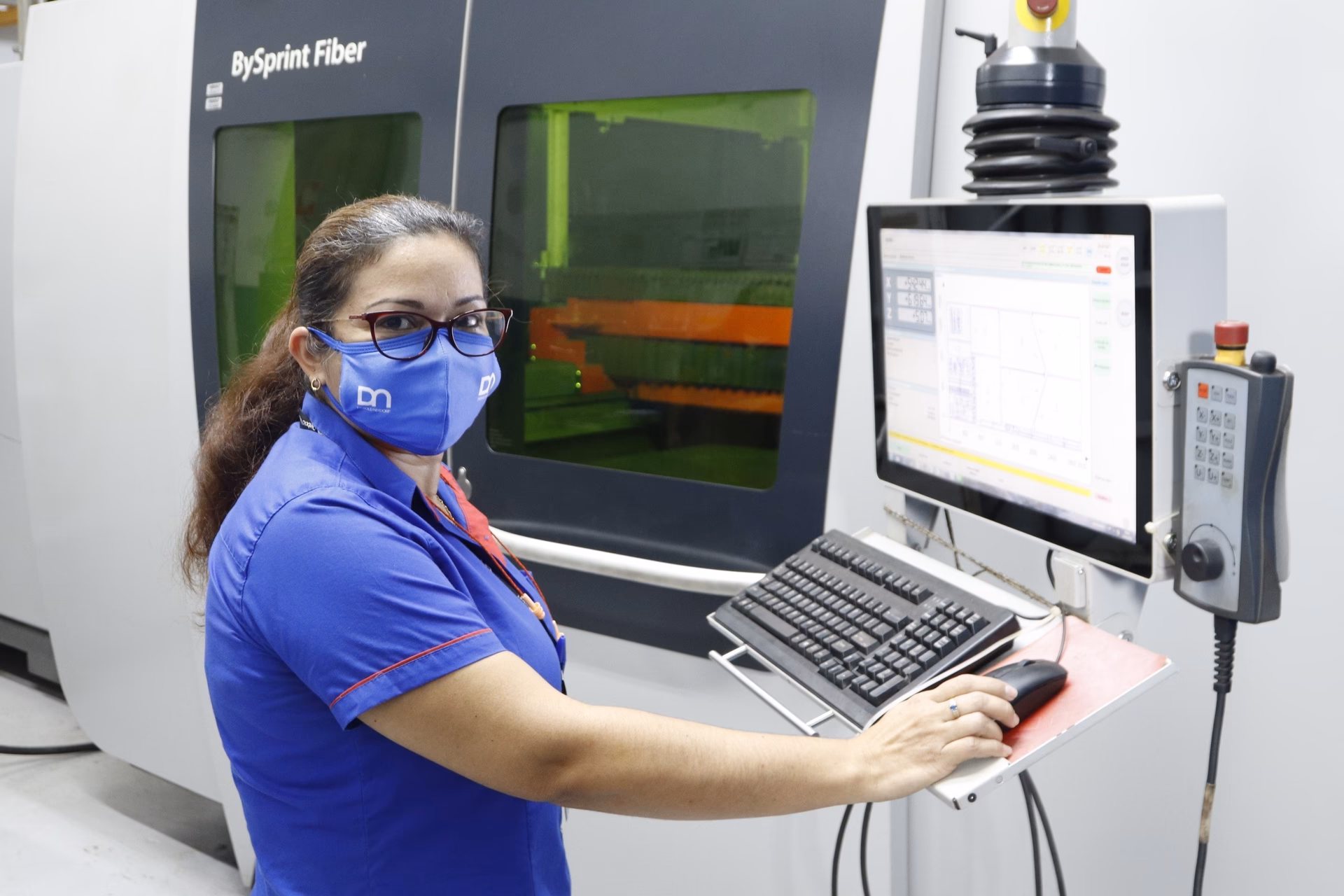 How many employees does Diebold have?