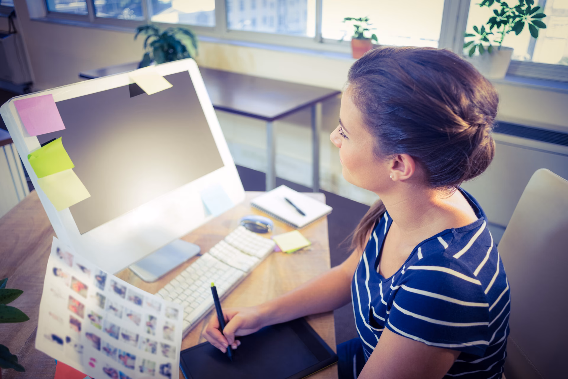 ¿Puedo trabajar desde casa como diseñador gráfico?