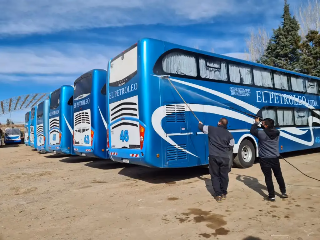 ¿Horarios colectivo el petróleo de Cutral Co?