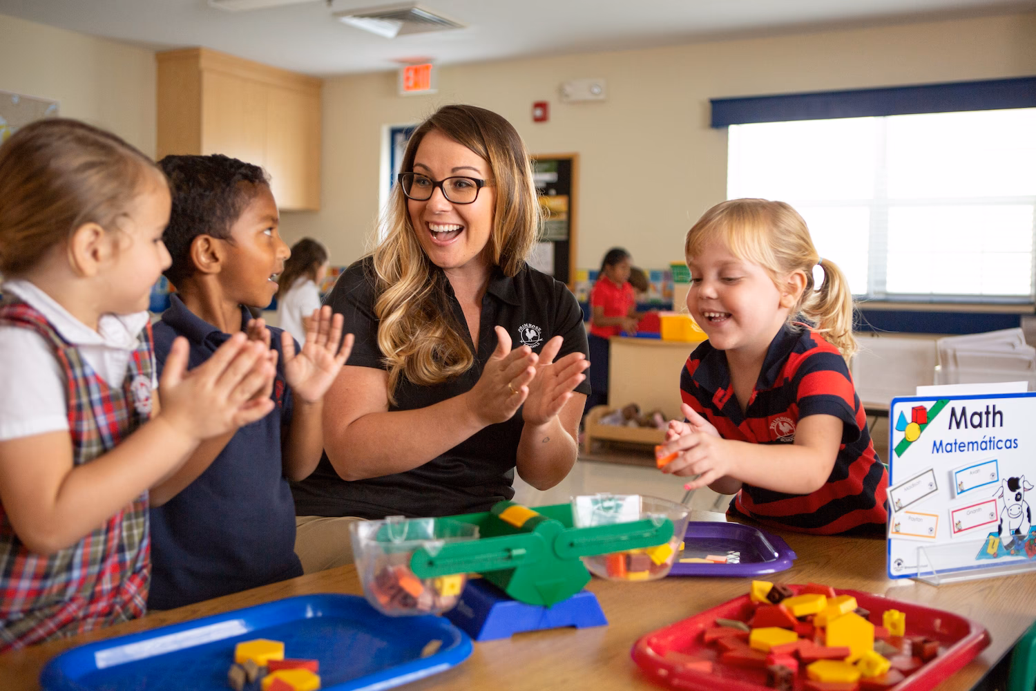 ¿Puedo trabajar a tiempo parcial como asistente de profesor?