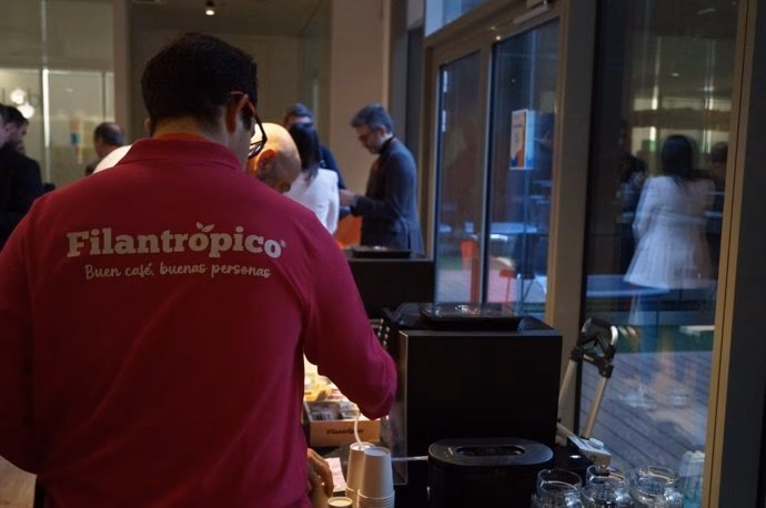 Can you work remotely in a café?