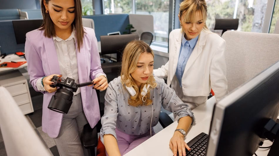 ¿Qué puestos hay en una revista de moda?