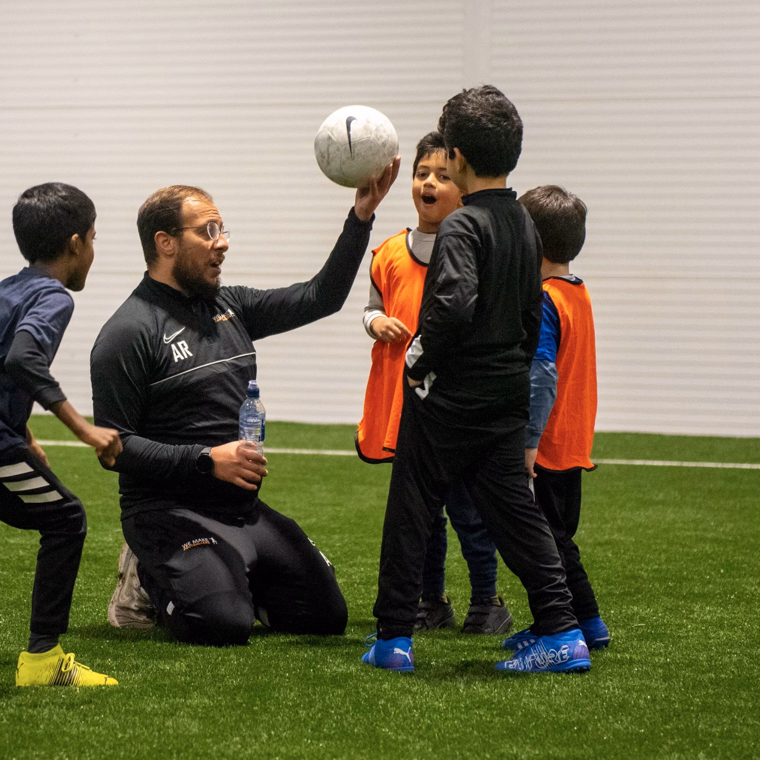 ¿Cómo convertirse en entrenador de fútbol D1?