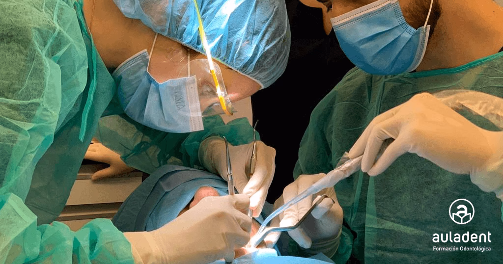 ¿Es posible trabajar mientras se estudia odontología?