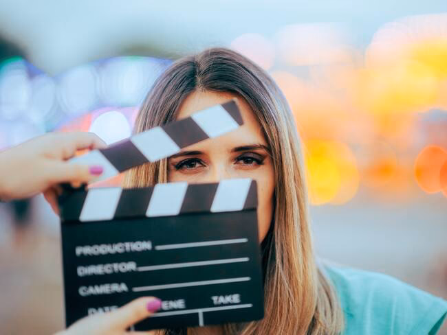 ¿Qué es un extra de televisión?