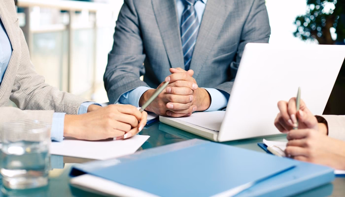 ¿Qué se necesita para trabajar en una gestoría?