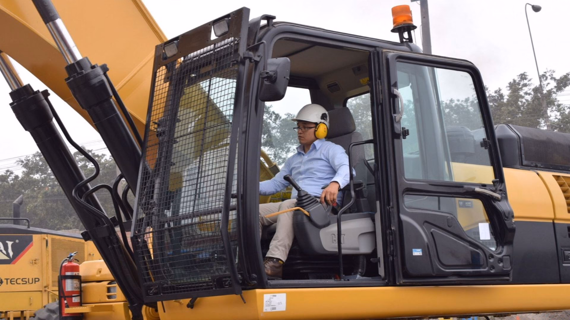 ¿Cuántos meses dura el curso de maquinaria pesada?