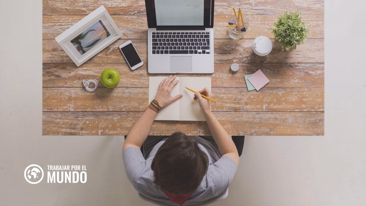 ¿Cuántas horas es un trabajo de media jornada?