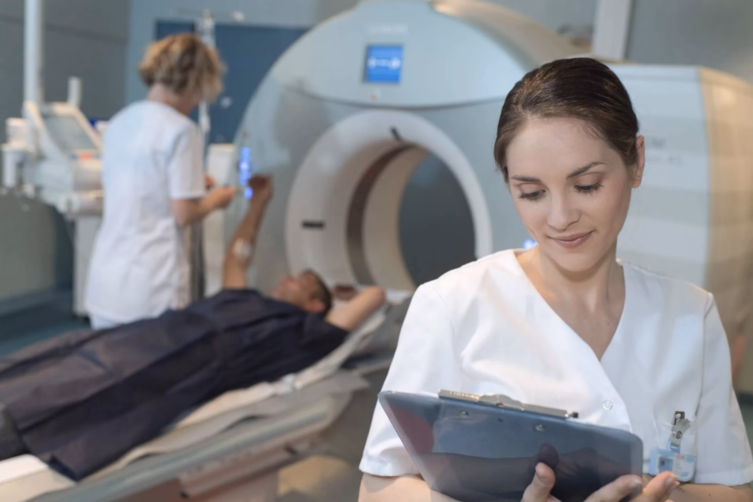 ¿Qué se necesita para trabajar en medicina nuclear?