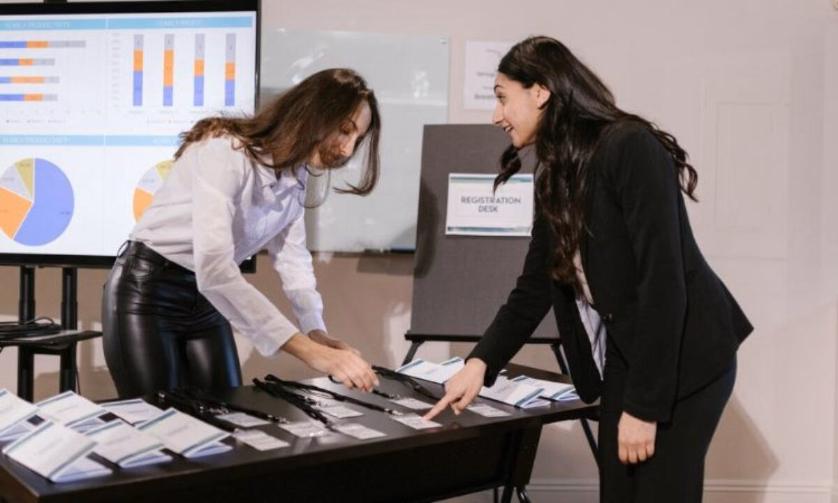 ¿Cuánto gana una persona que organiza eventos?