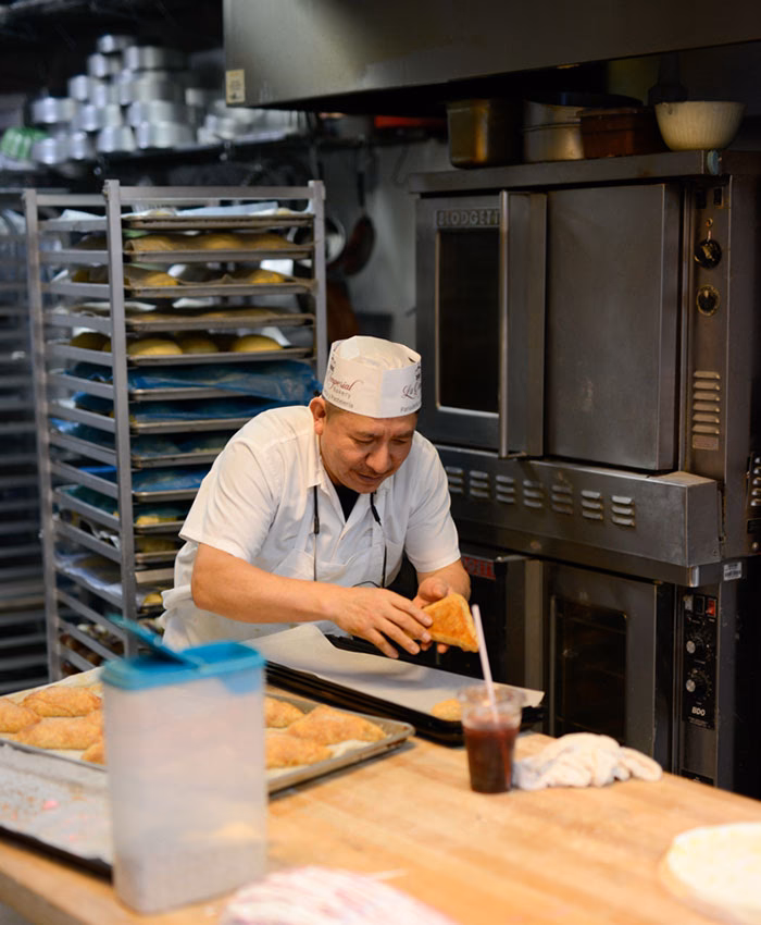 ¿Cuánto le pagan a un panadero al mes?