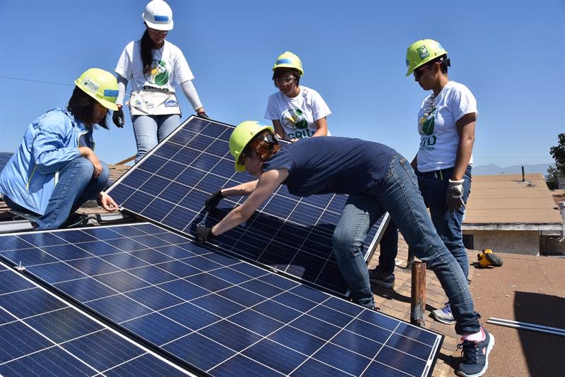¿Qué se estudia para trabajar con paneles solares?