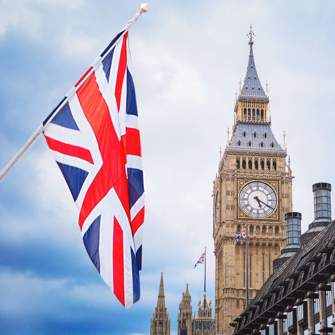 What jobs pay $3,000 a month in the UK?