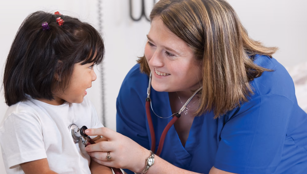 ¿Qué hacer para ser enfermera escolar?