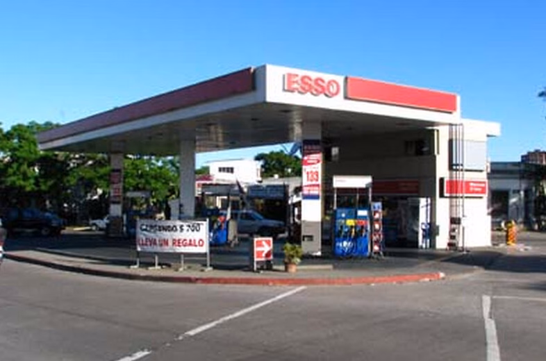 ¿Cuántas estaciones Axion hay en Uruguay?