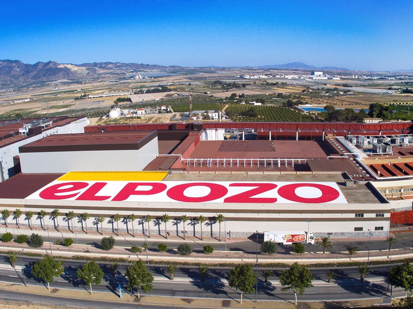 ¿Cuántos empleados tiene la fábrica El Pozo?