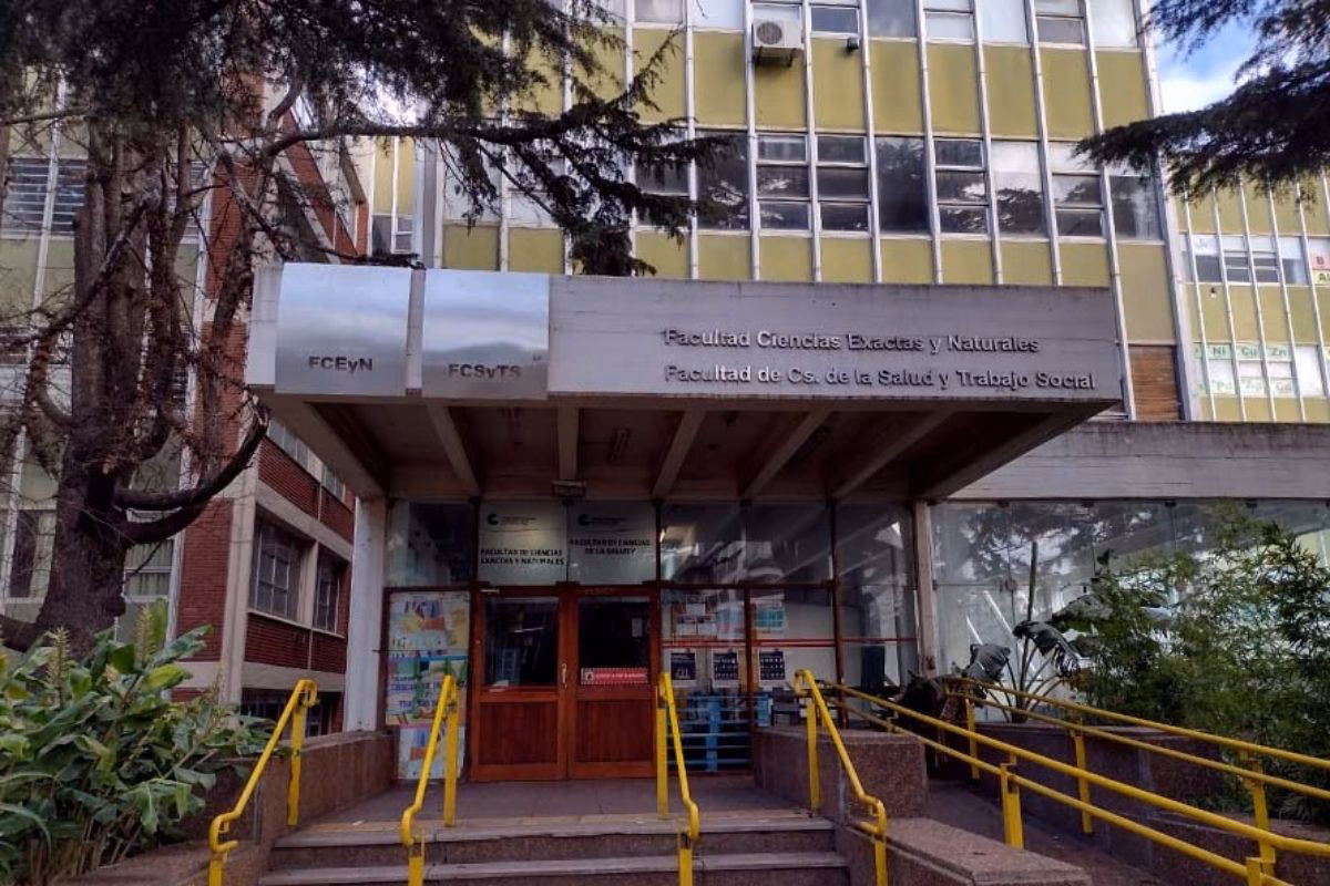 ¿Qué carreras hay en la facultad de ciencias de la salud?