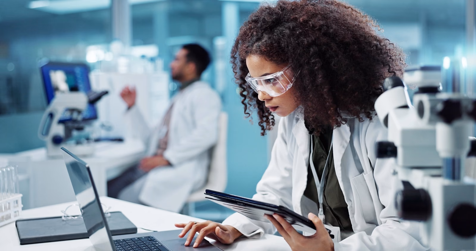 ¿Cómo acceder a trabajos de farmacovigilancia?