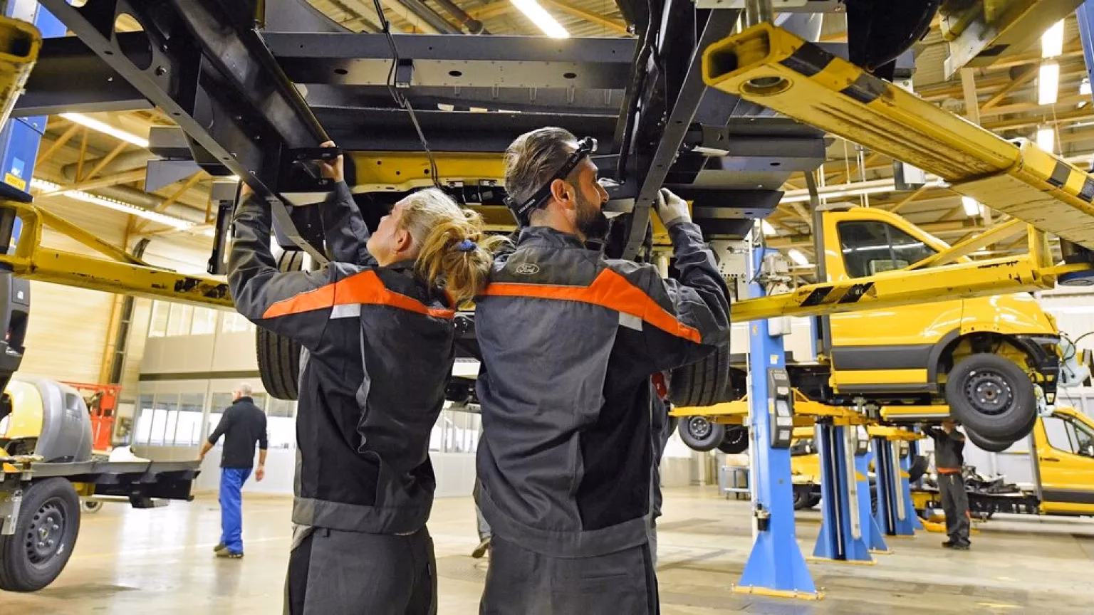 ¿Cuánto se cobra en la Ford Valencia?