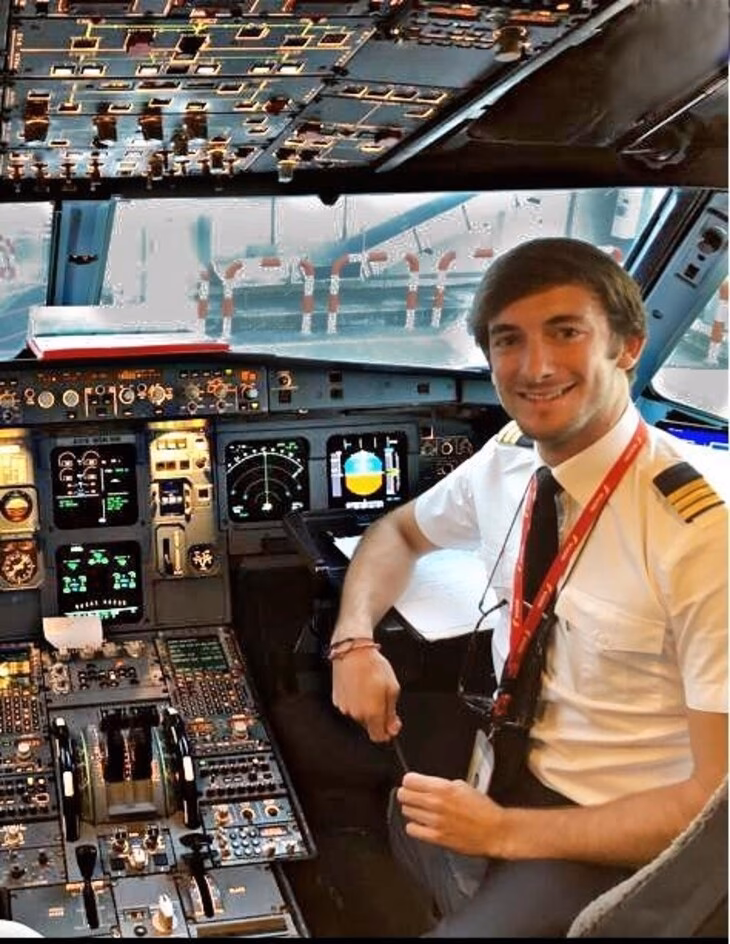 ¿Es difícil ser contratado como piloto por una aerolínea?