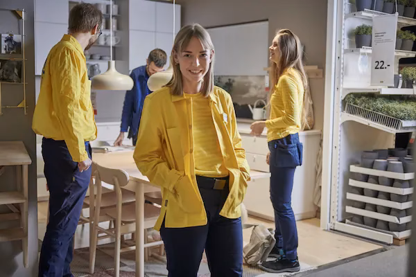 ¿Ikea contrata gente?