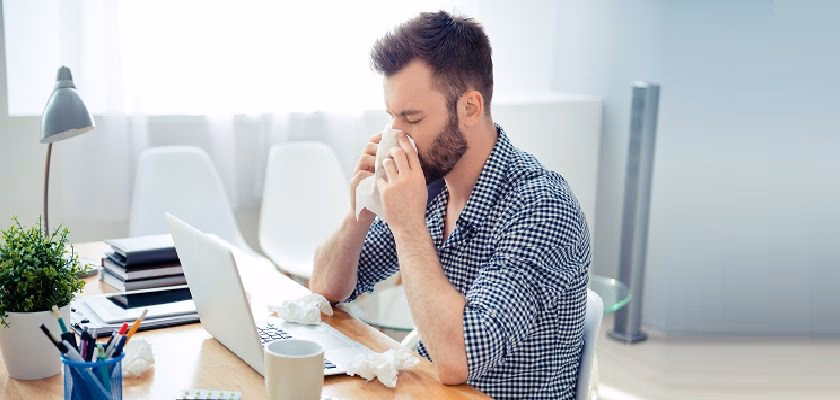 ¿Debo ausentarme del trabajo si tengo fiebre?