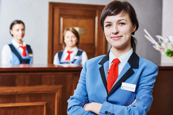 ¿Cuánto cobra un jefe de recepción?