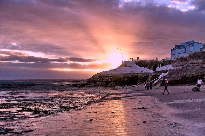 ¿Es fría el agua en Las Grutas?