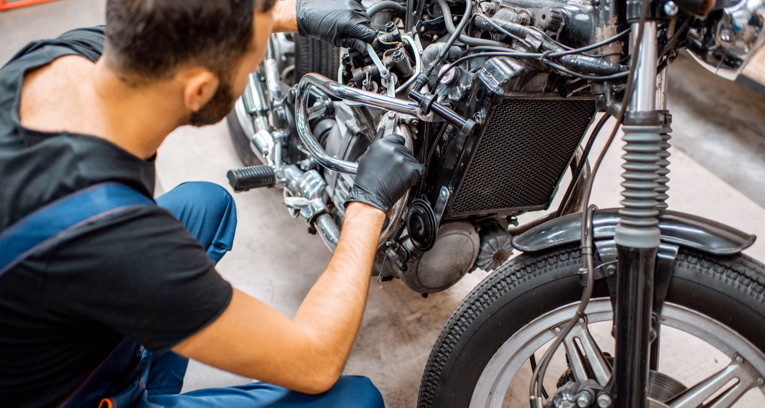 ¿Cómo se les llama a los mecánicos de motos?