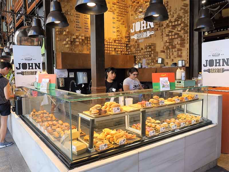 ¿Cuántos puestos tiene el Mercado de San Miguel?