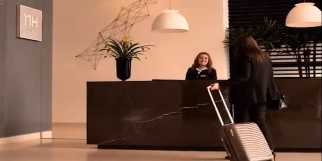 ¿Cuánto cobra un recepcionista en NH?