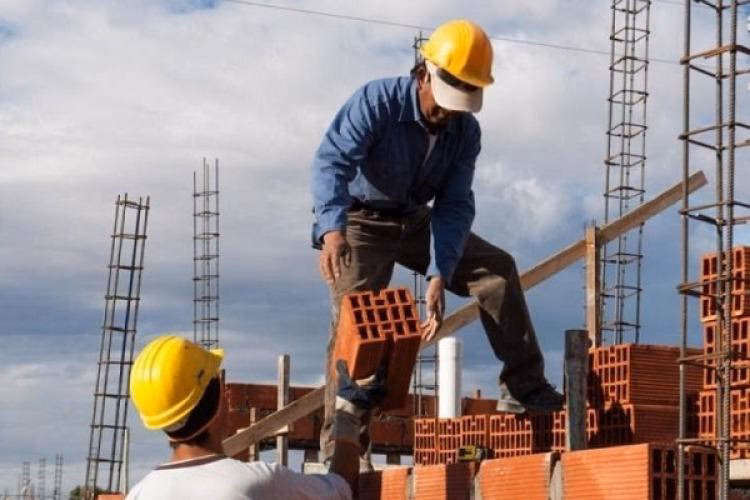 ¿Qué hacen los que trabajan en obras públicas?