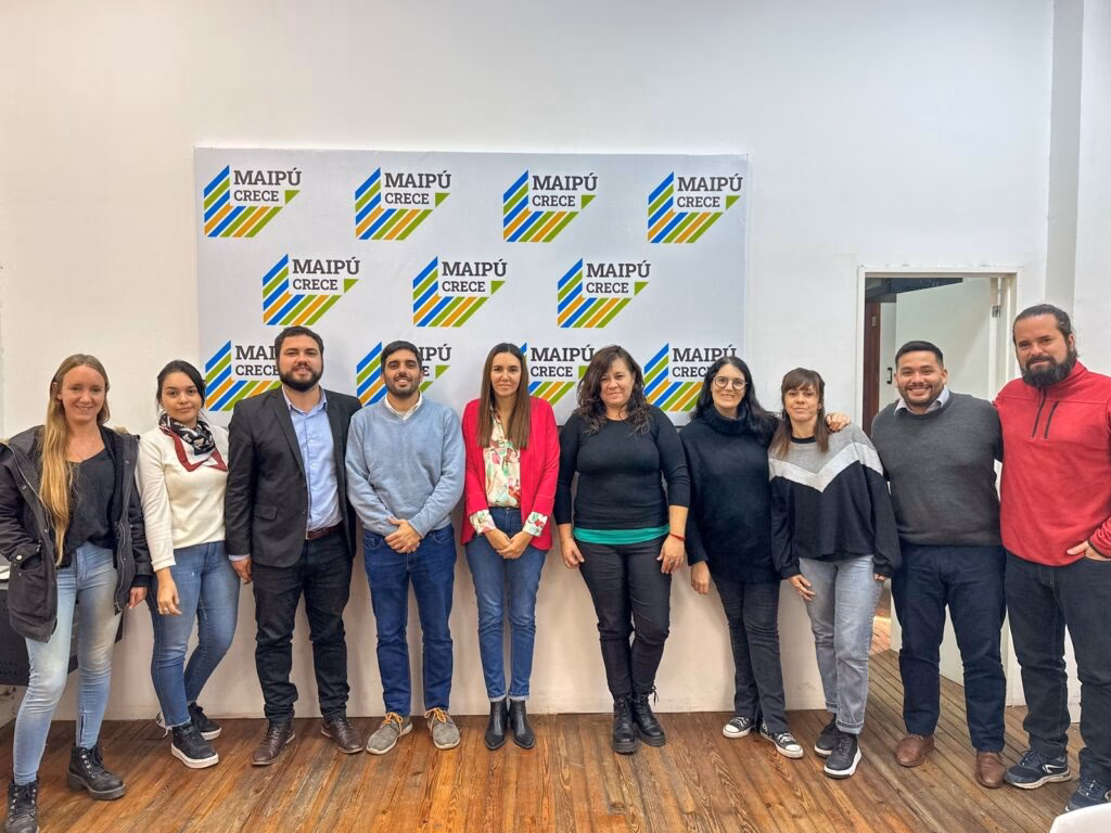 ¿Cuántos habitantes tiene la ciudad de Maipú, Mendoza?