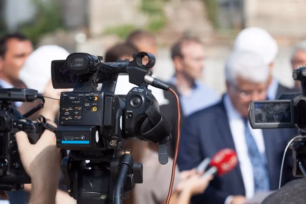 ¿Cómo conseguir trabajo como operador de cámara?