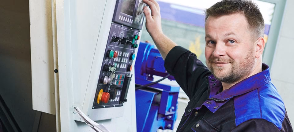 ¿Qué es un operador de torno CNC?